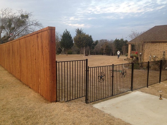 Wooden Fencing Contractors